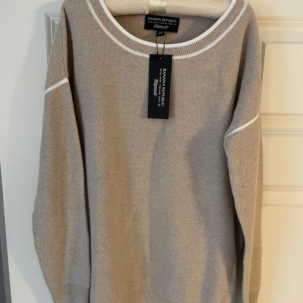 Banana Republic Sweater NWT, Size XS, Fine Italian Yarn